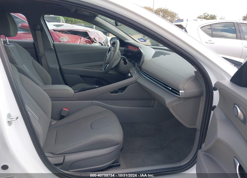 2024 HYUNDAI ELANTRA SEL VIN: KMHLM4DG4RU808126