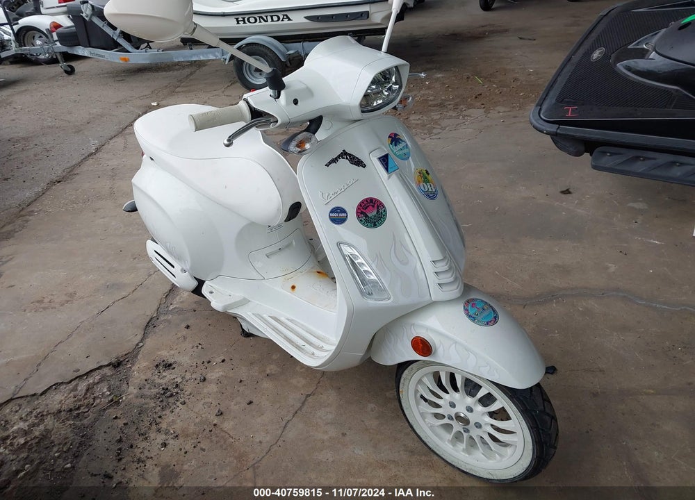 2022 VESPA PRIMAVERA/SPRINT 50 VIN: ZAPCA06BXN5201934