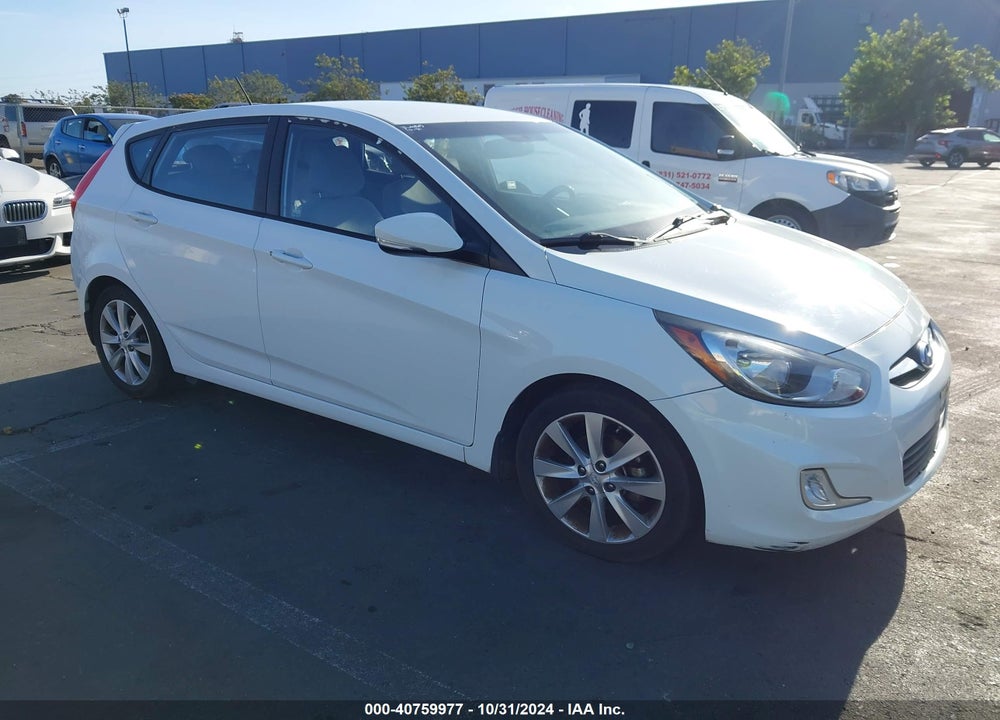 2013 HYUNDAI ACCENT SE VIN: KMHCU5AE5DU111744