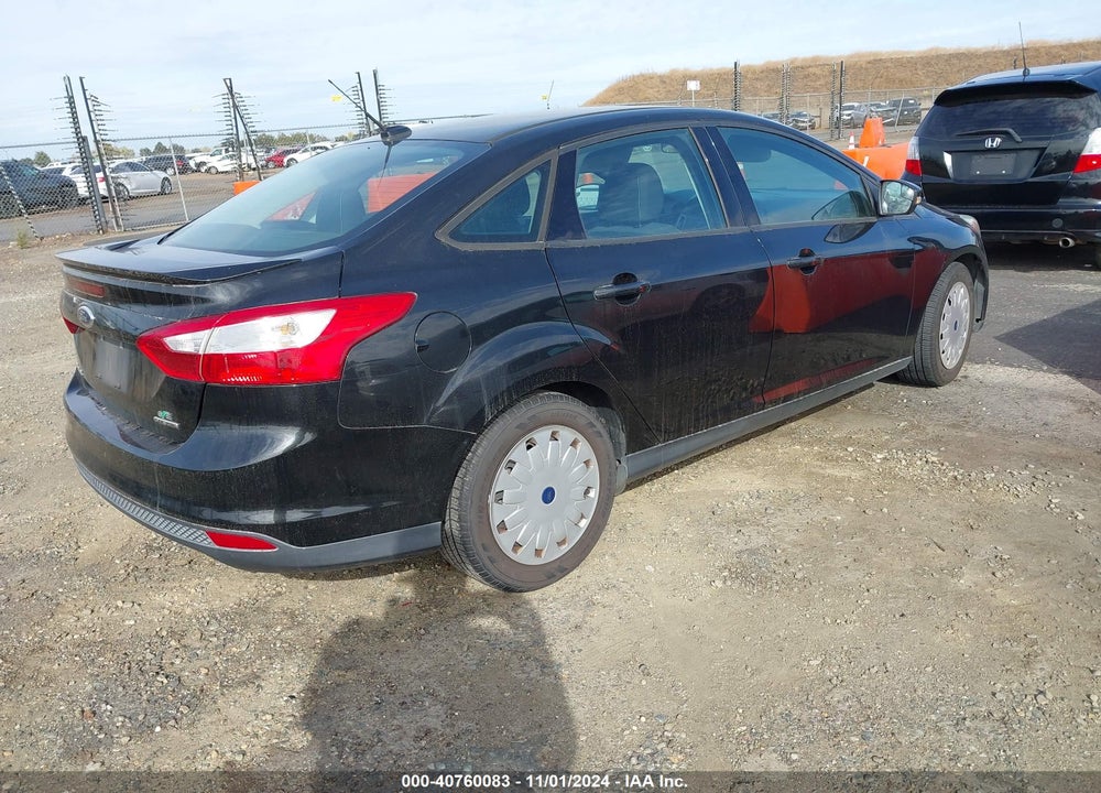 2014 FORD FOCUS SE VIN: 1FADP3F25EL185942