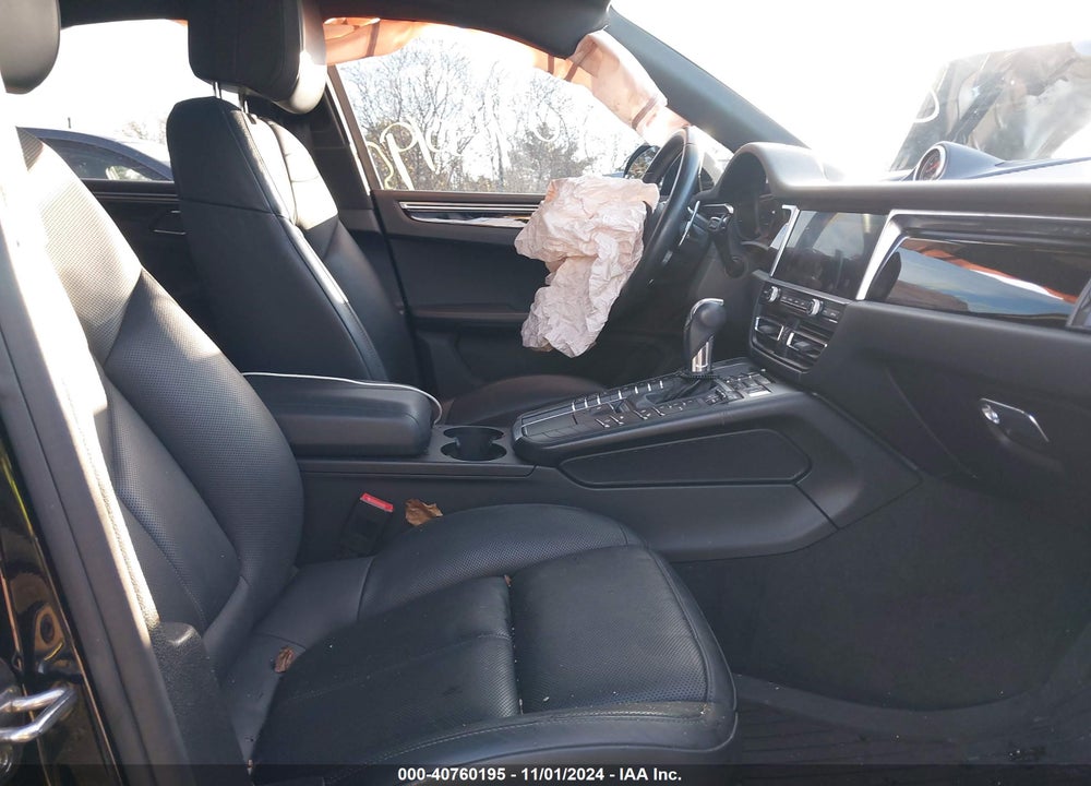 2019 PORSCHE MACAN VIN: WP1AA2A58KLB05604