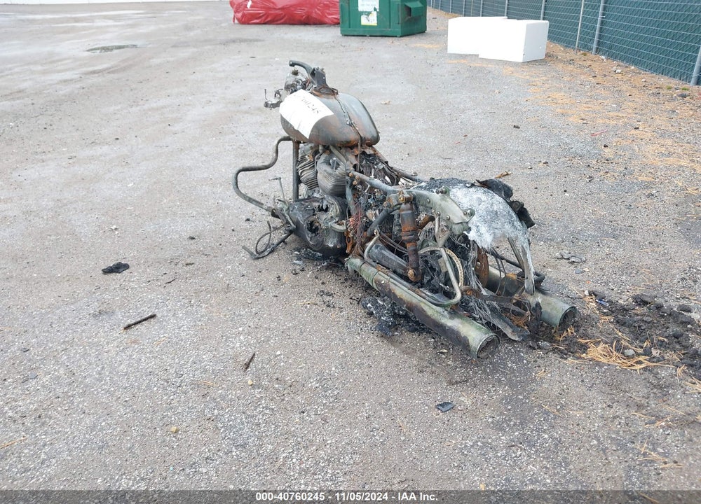 2011 HARLEY-DAVIDSON FLHX VIN: 1HD1KBM15BB646654