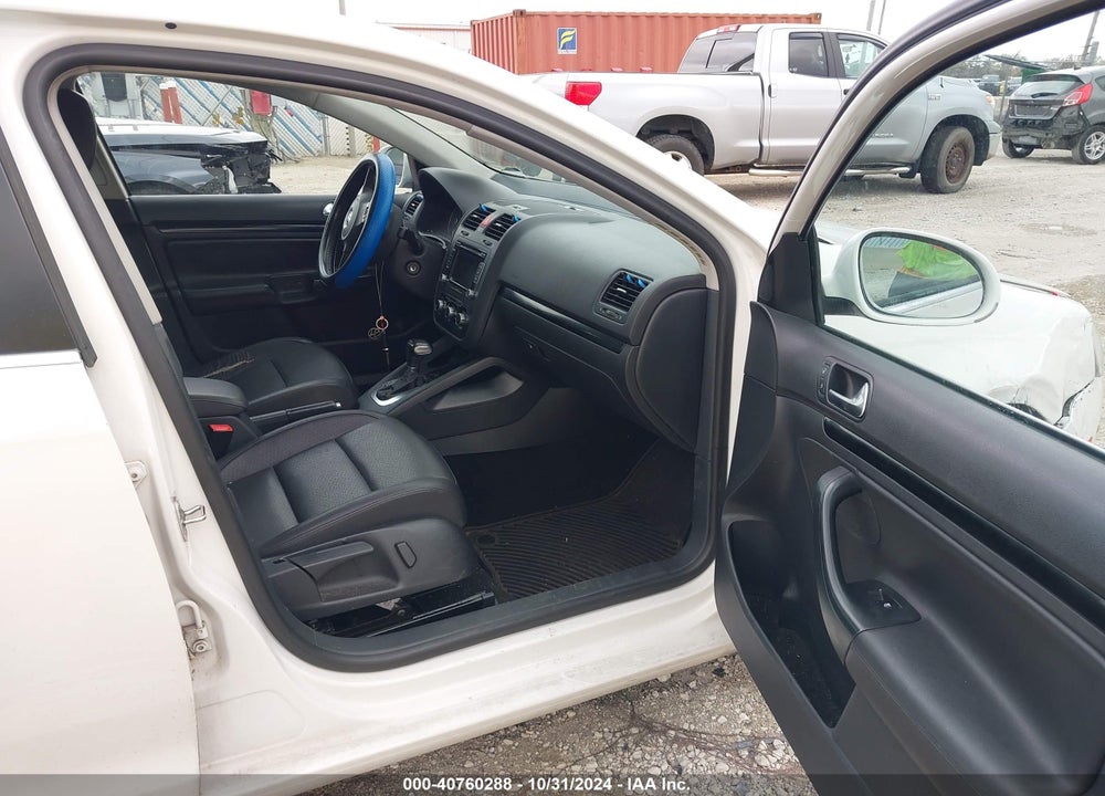 2010 VOLKSWAGEN JETTA SE VIN: 3VWRZ7AJXAM053751