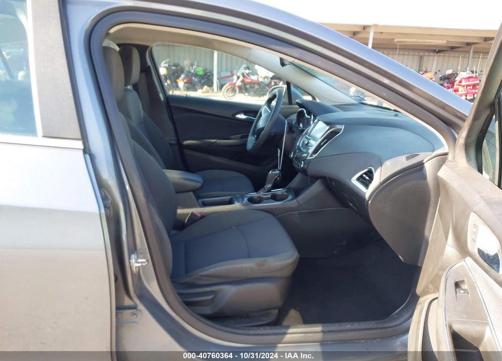 2018 CHEVROLET CRUZE LT AUTO VIN: 1G1BE5SM9J7151590