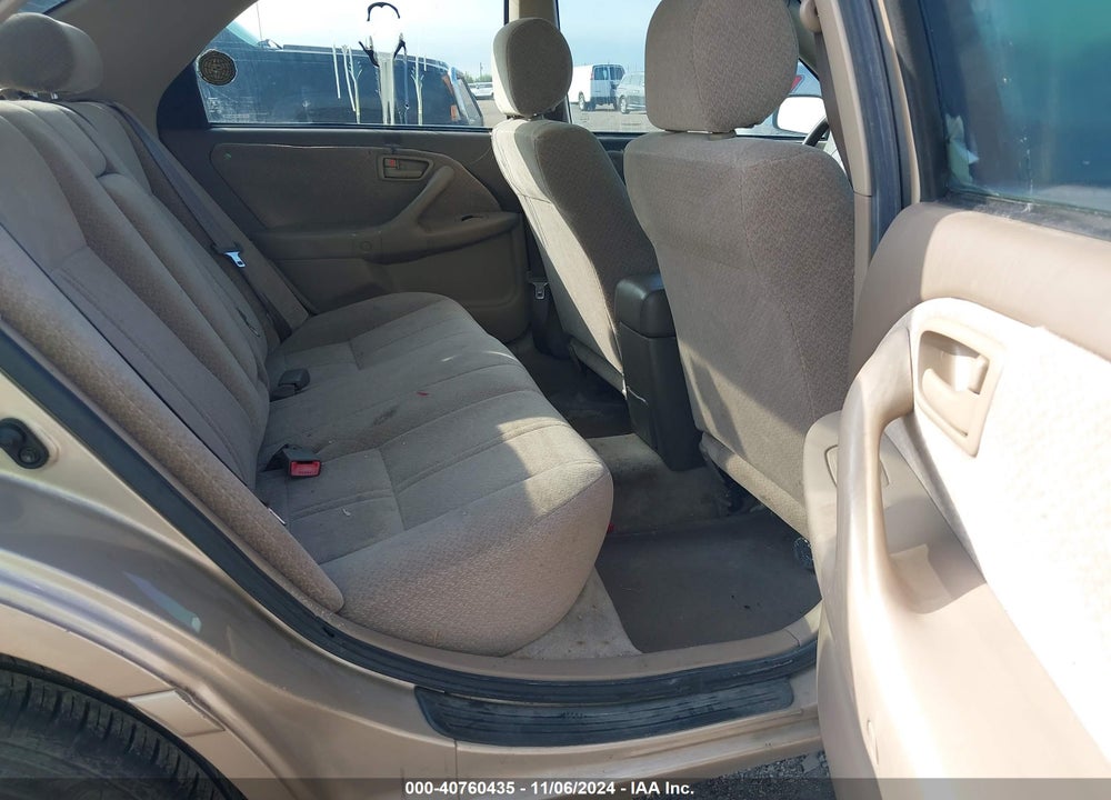 2000 TOYOTA CAMRY LE VIN: JT2BG22K0Y0504034