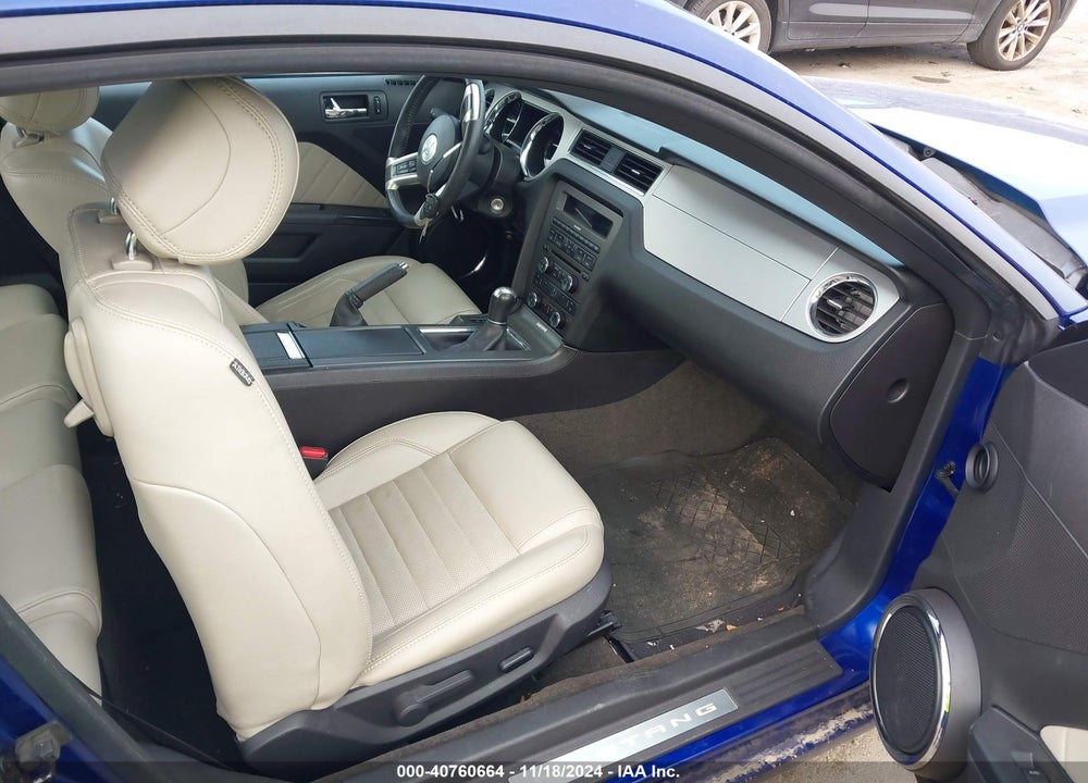 2014 FORD MUSTANG V6 PREMIUM VIN: 1ZVBP8AM0E5258725