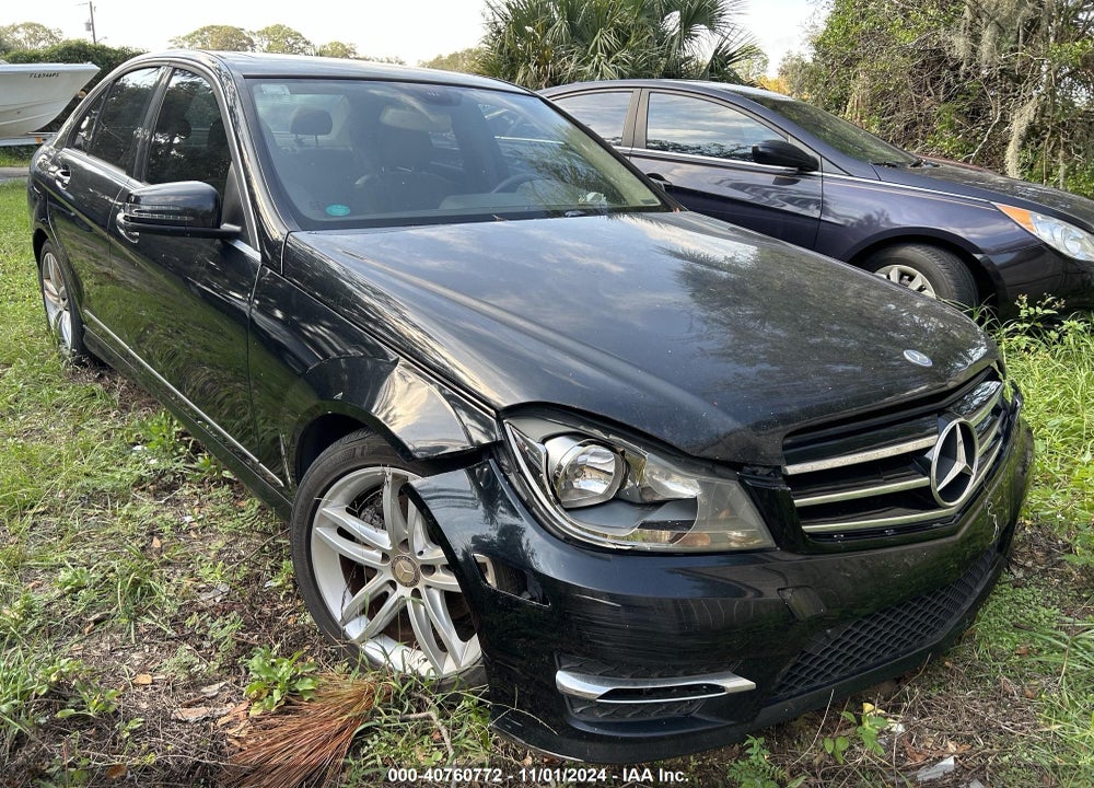 2014 MERCEDES-BENZ C 250 LUXURY/SPORT VIN: WDDGF4HB8EA938734