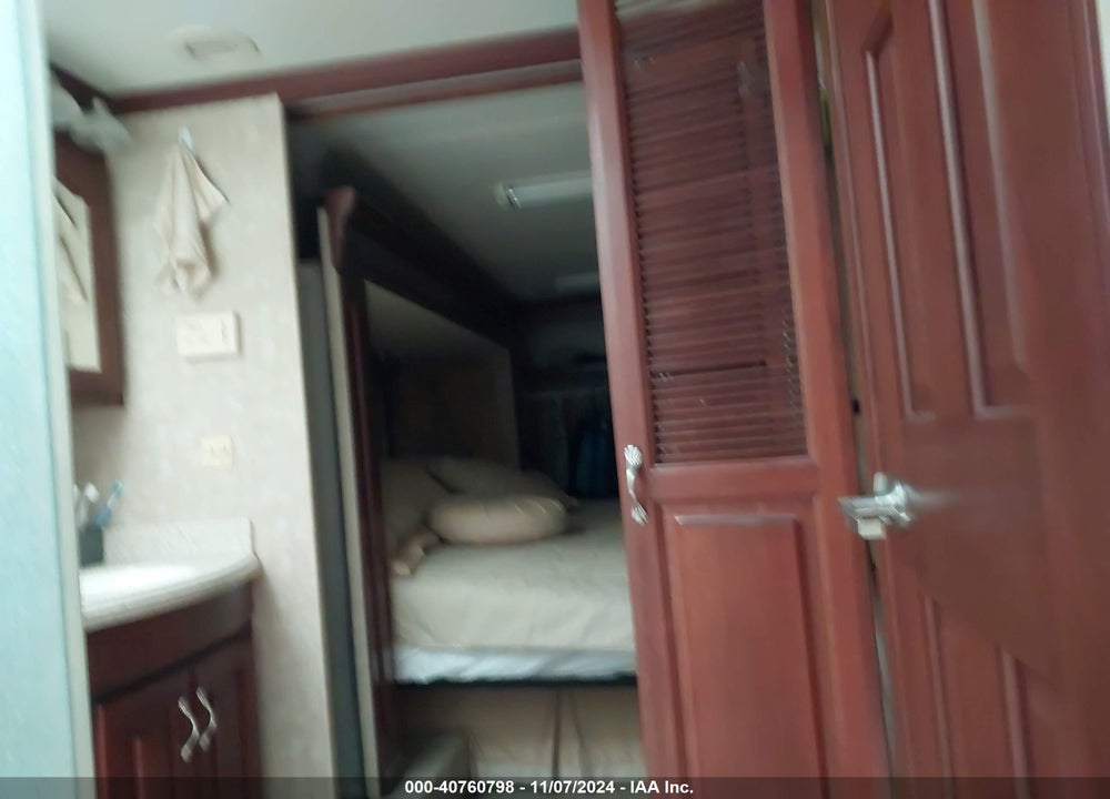 2007 KZ ESCALADE VIN: 4EZFE37277S095805