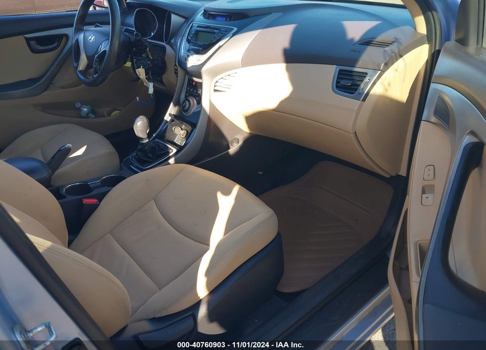 2012 HYUNDAI ELANTRA VIN: KMHDH4AE5CU330320