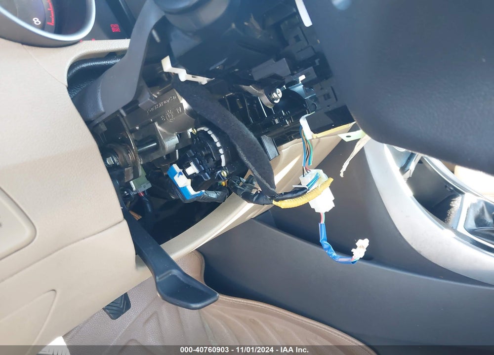 2012 HYUNDAI ELANTRA VIN: KMHDH4AE5CU330320