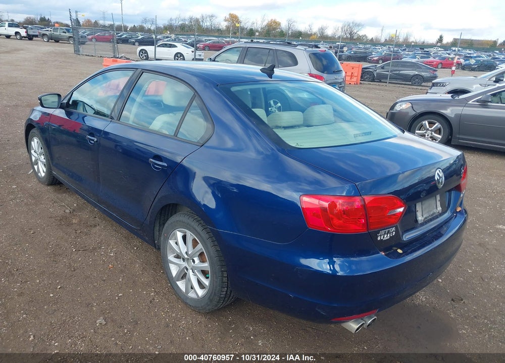 2011 VOLKSWAGEN JETTA 2.5L SE VIN: 3VWDX7AJXBM385075