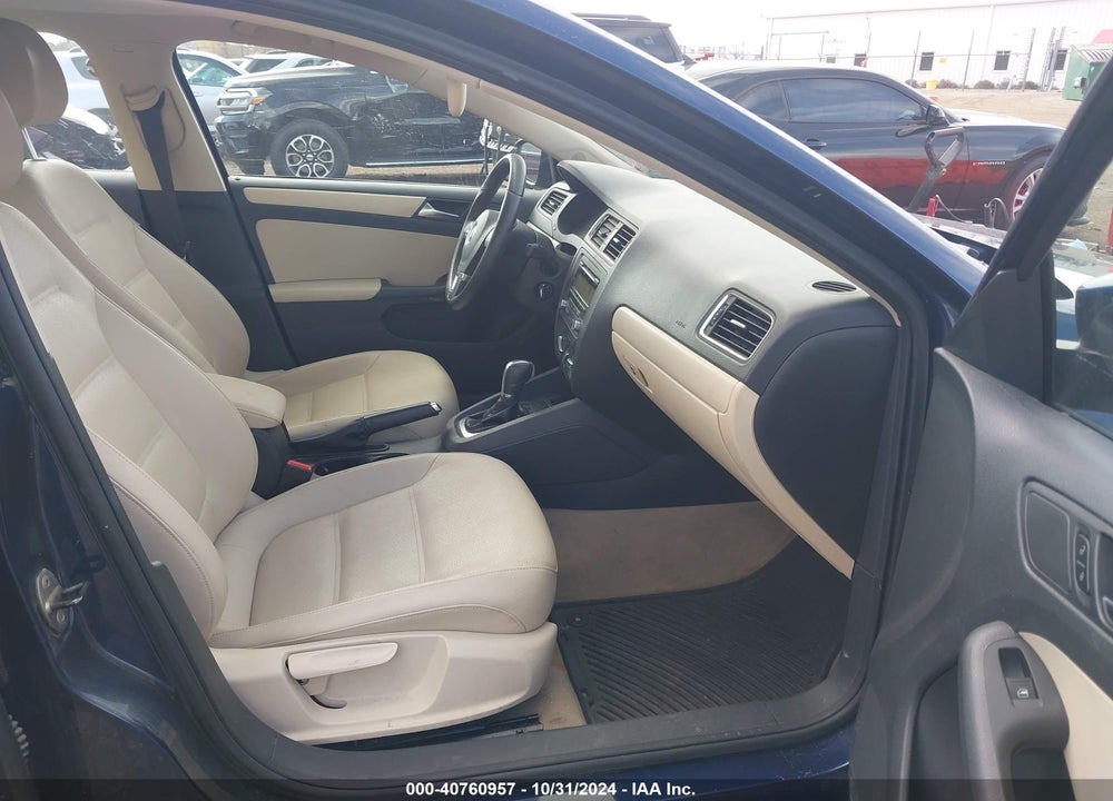 2011 VOLKSWAGEN JETTA 2.5L SE VIN: 3VWDX7AJXBM385075