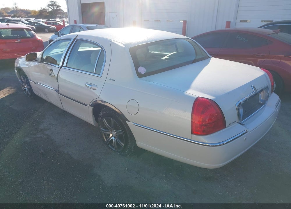 2004 LINCOLN TOWN CAR ULTIMATE VIN: 1LNHM83W84Y651109