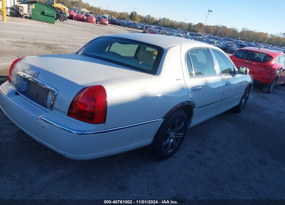 2004 LINCOLN TOWN CAR ULTIMATE VIN: 1LNHM83W84Y651109
