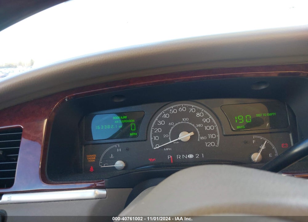 2004 LINCOLN TOWN CAR ULTIMATE VIN: 1LNHM83W84Y651109