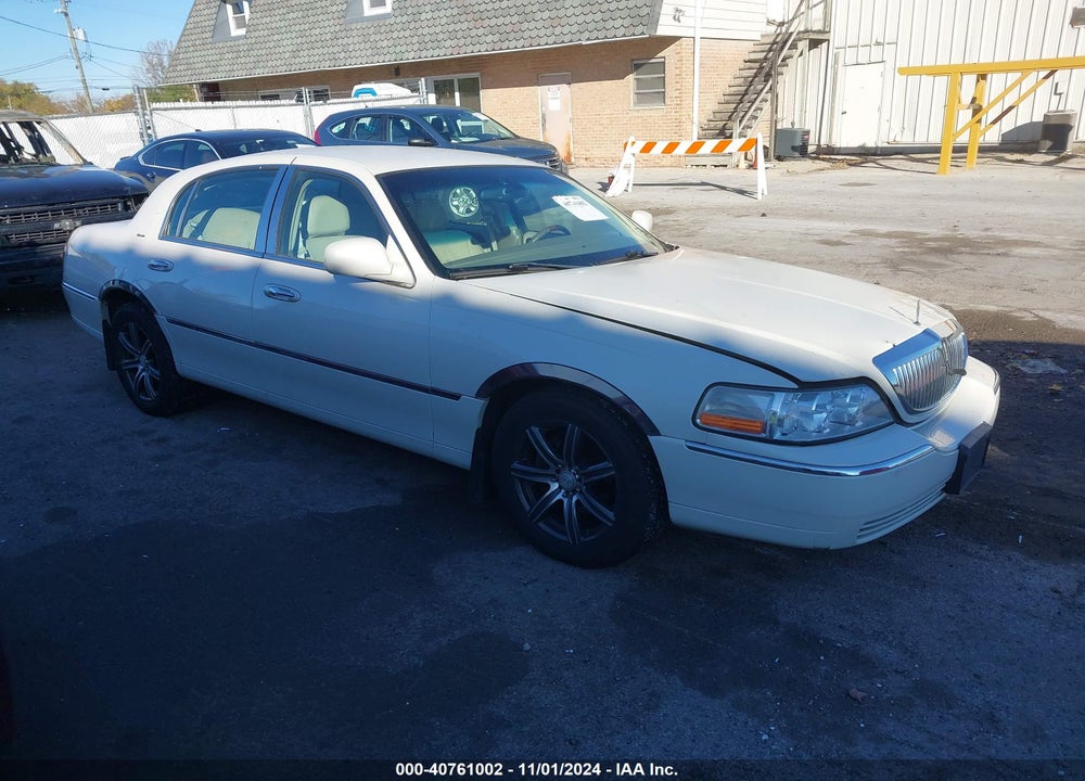 2004 LINCOLN TOWN CAR ULTIMATE VIN: 1LNHM83W84Y651109
