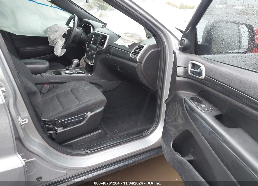 2019 JEEP GRAND CHEROKEE LAREDO E 4X4 VIN: 1C4RJFAG1KC719715