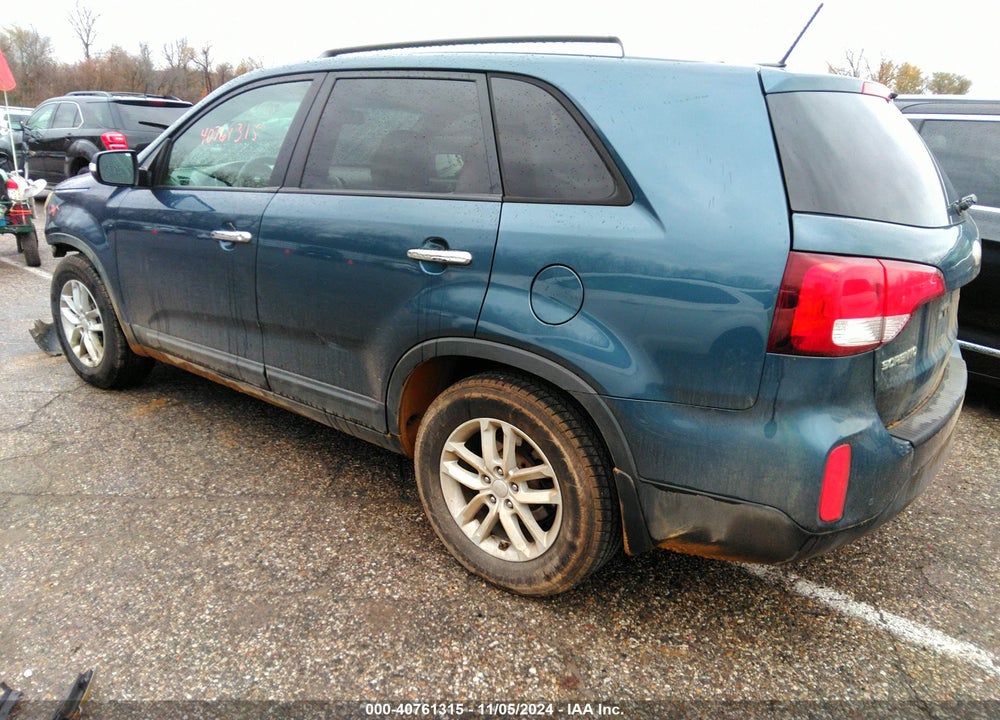2015 KIA SORENTO LX VIN: 5XYKT3A67FG554322
