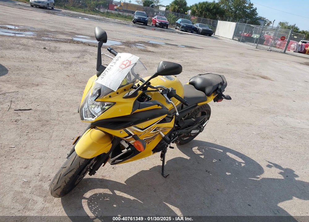 2009 YAMAHA FZ6 R VIN: JYARJ18E69A000999