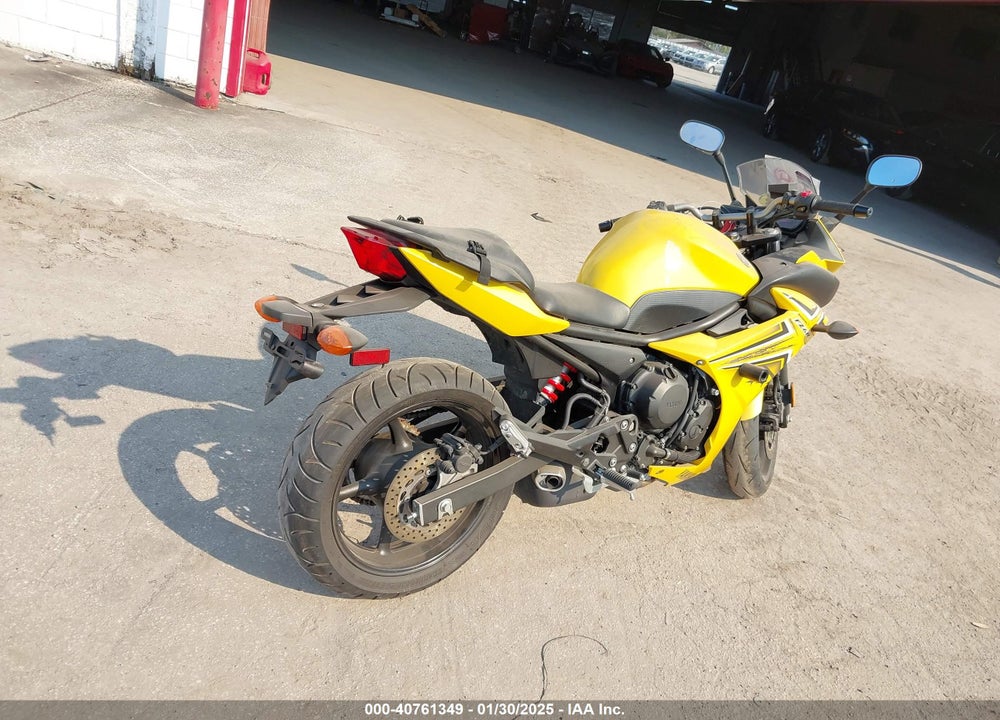 2009 YAMAHA FZ6 R VIN: JYARJ18E69A000999