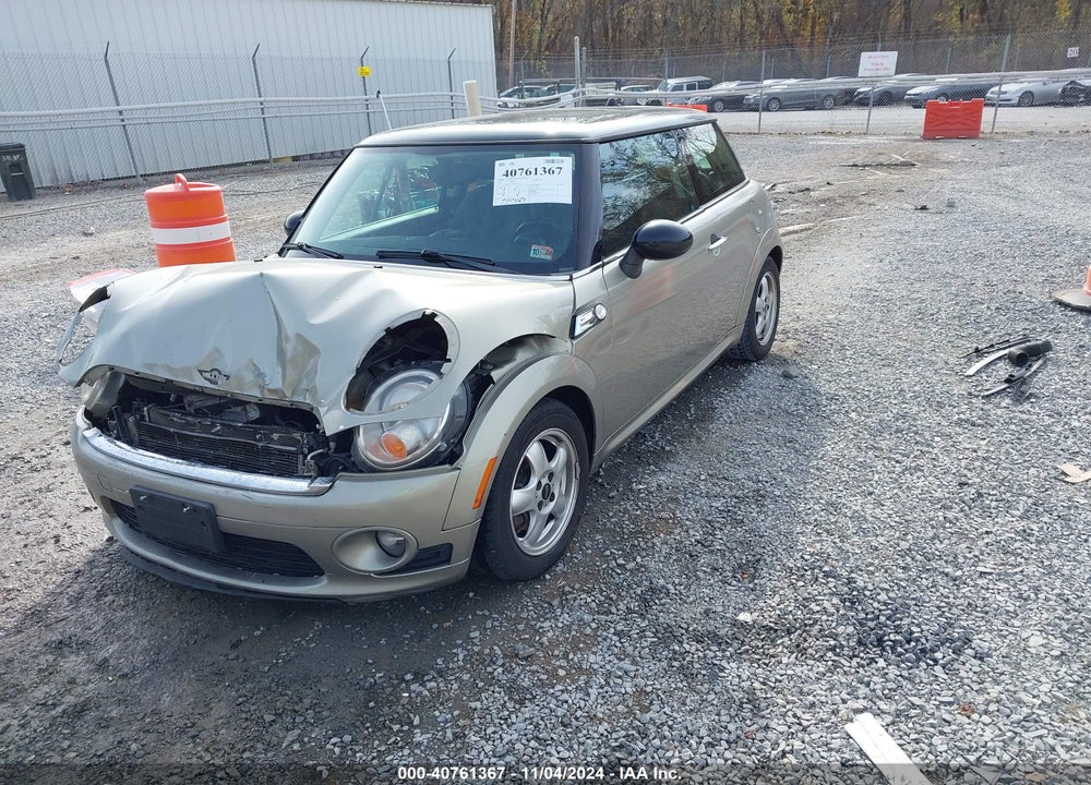 2011 MINI COOPER VIN: WMWSU3C5XBT097521
