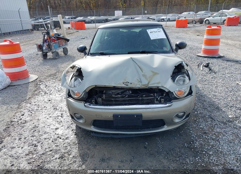 2011 MINI COOPER VIN: WMWSU3C5XBT097521