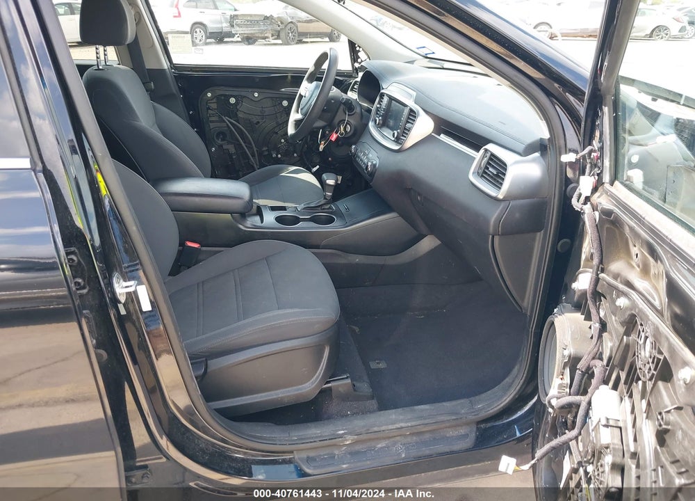 2019 KIA SORENTO 2.4L LX VIN: 5XYPG4A31KG518741