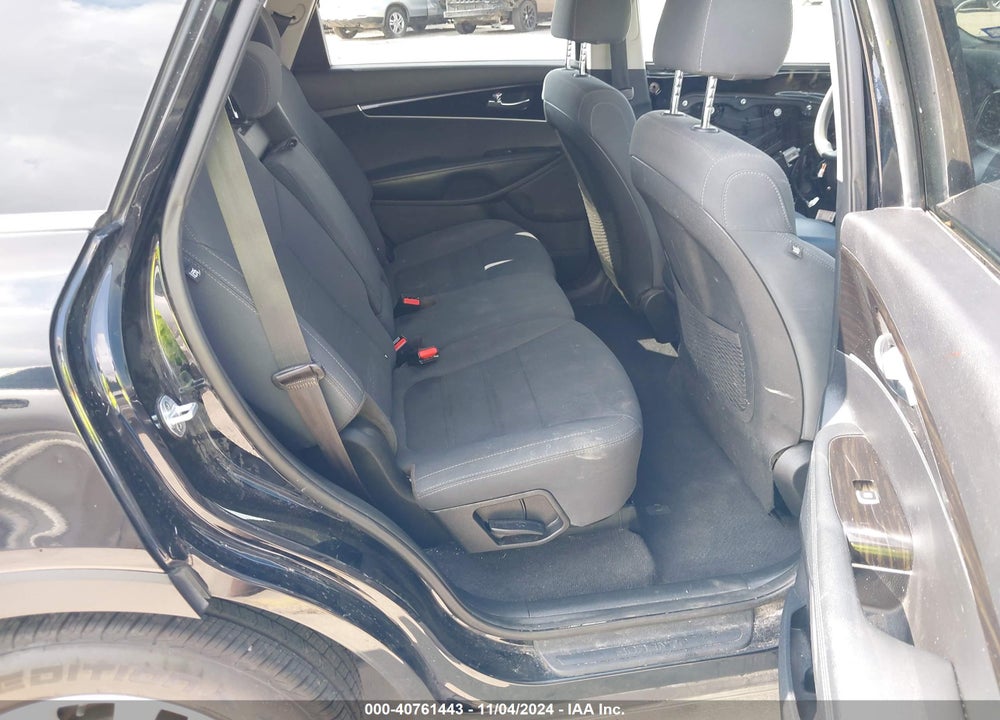 2019 KIA SORENTO 2.4L LX VIN: 5XYPG4A31KG518741