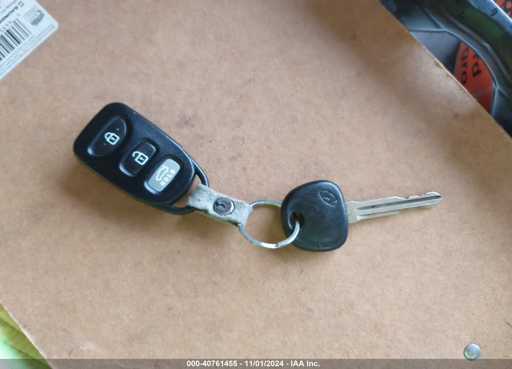 2013 HYUNDAI ELANTRA GLS VIN: KMHDH4AE7DU740179