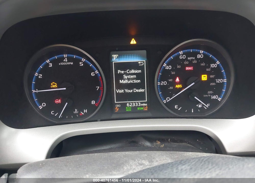 2018 TOYOTA RAV4 ADVENTURE/XLE VIN: 2T3RFREV7JW731178