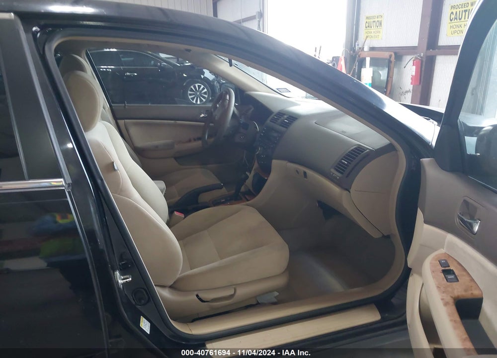 2005 HONDA ACCORD 2.4 EX VIN: 1HGCM567X5A063130