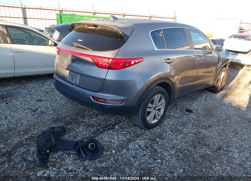 2017 KIA SPORTAGE LX VIN: KNDPMCAC1H7095670