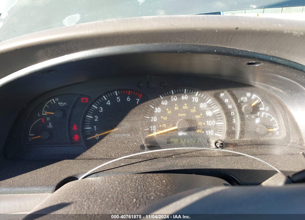 2001 TOYOTA TUNDRA LTD V8 VIN: 5TBRT38151S205690