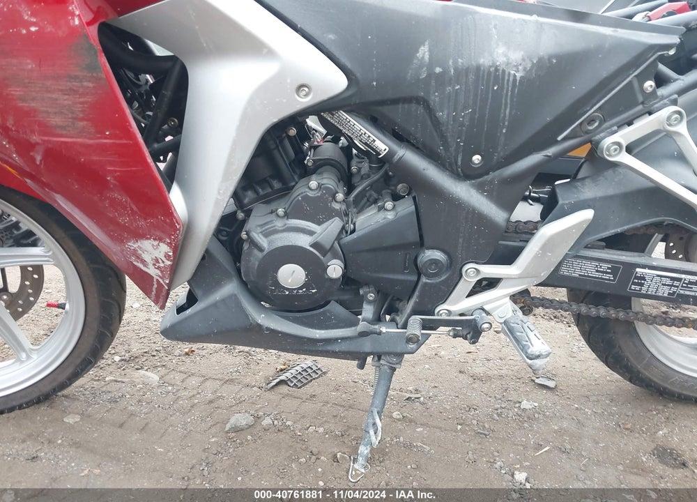 2011 HONDA CBR250 R VIN: MLHMC4114B5000240