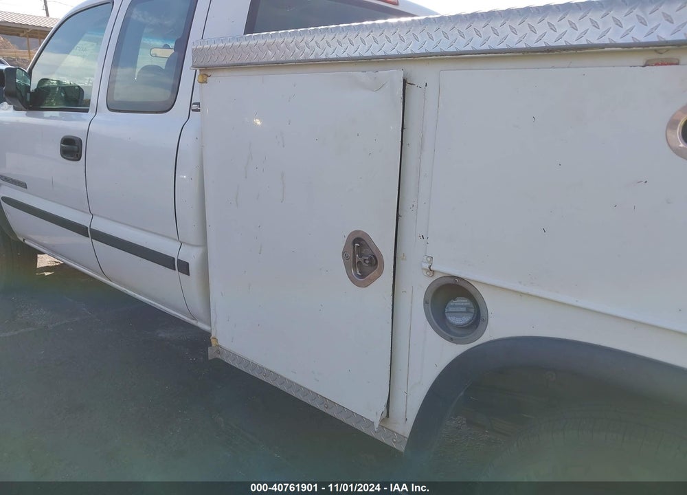 2002 GMC SIERRA 2500HD SL VIN: 1GTHC29U02E224760