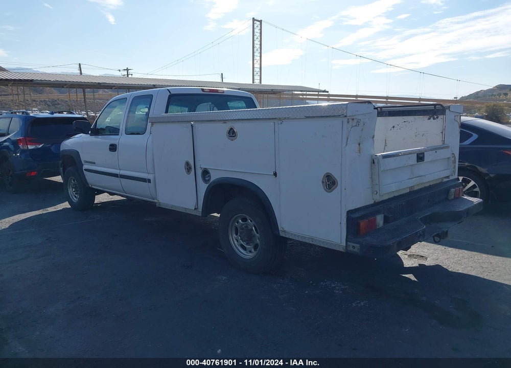 2002 GMC SIERRA 2500HD SL VIN: 1GTHC29U02E224760