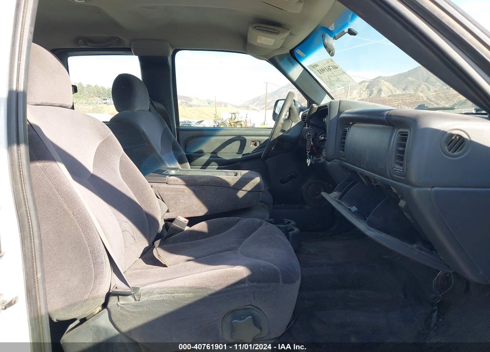 2002 GMC SIERRA 2500HD SL VIN: 1GTHC29U02E224760