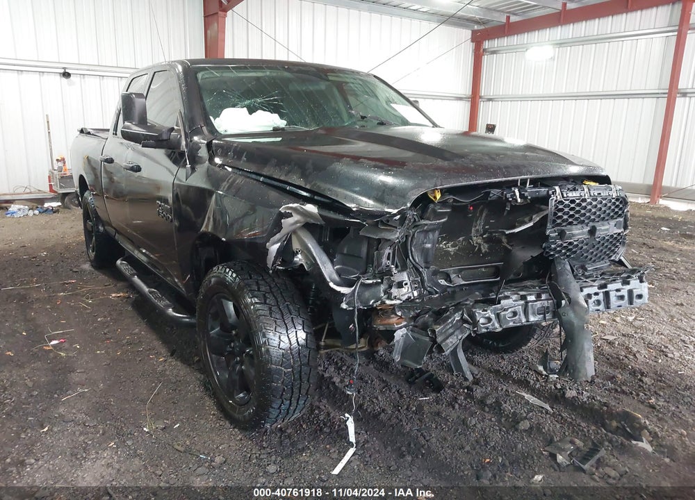 2018 RAM 1500 ST VIN: 1C6RR7FG7JS235647