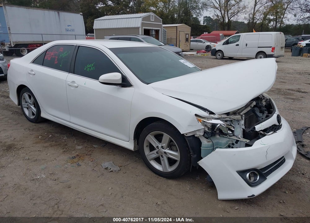 2014 TOYOTA CAMRY SE VIN: 4T1BF1FK2EU313598