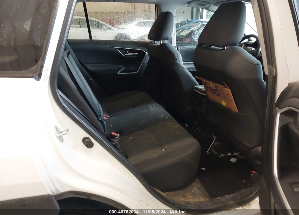 2019 TOYOTA RAV4 XLE VIN: 2T3P1RFV6KW071995