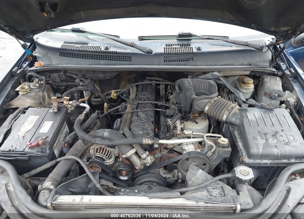 2000 JEEP GRAND CHEROKEE LAREDO VIN: 1J4GW48S3YC380191