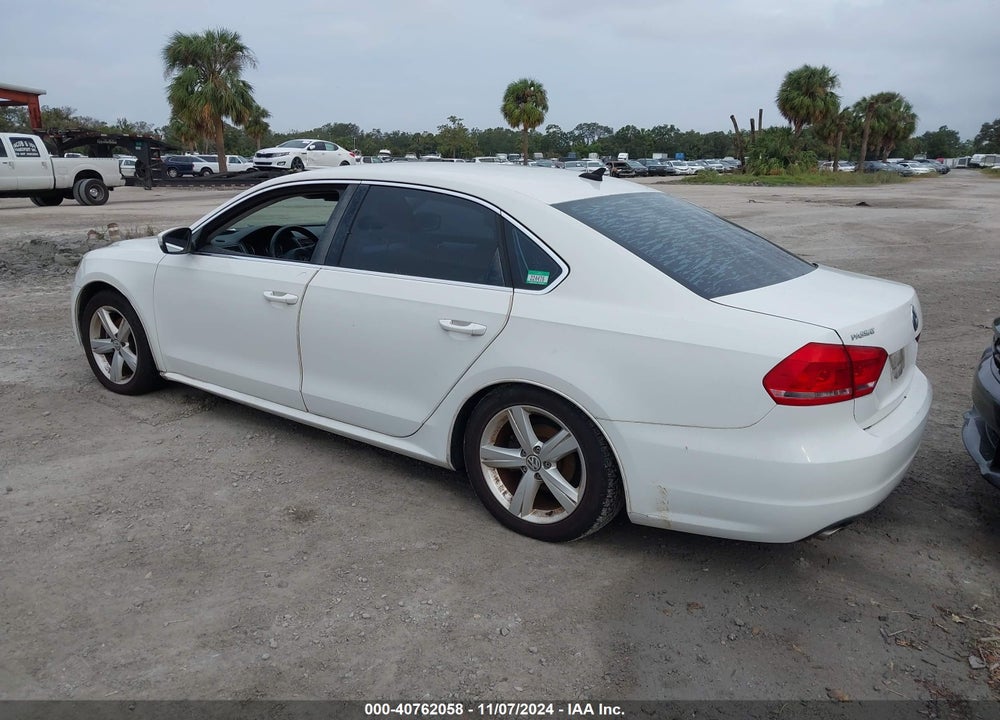 2013 VOLKSWAGEN PASSAT 2.5L SE VIN: 1VWBH7A36DC137156