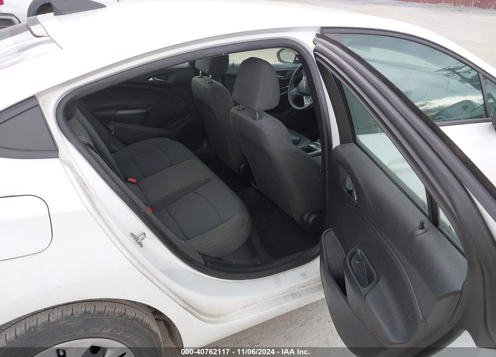 2019 CHEVROLET CRUZE LS VIN: 1G1BC5SM4K7106290