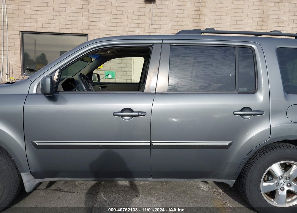 2009 HONDA PILOT EX-L VIN: 5FNYF48699B031926