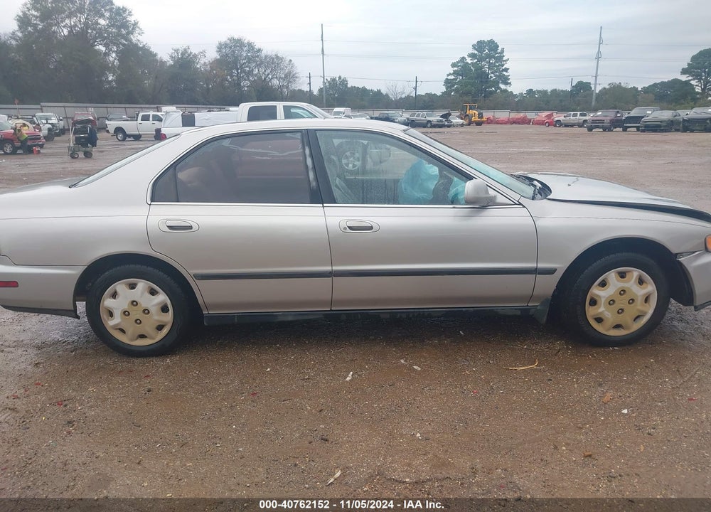 1996 HONDA ACCORD LX/EX VIN: 1HGCD5635TA145373