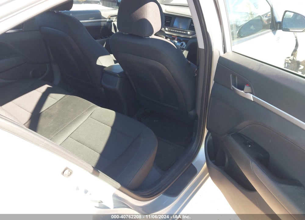 2019 HYUNDAI ELANTRA VIN: 5NPD84LFXKH468471