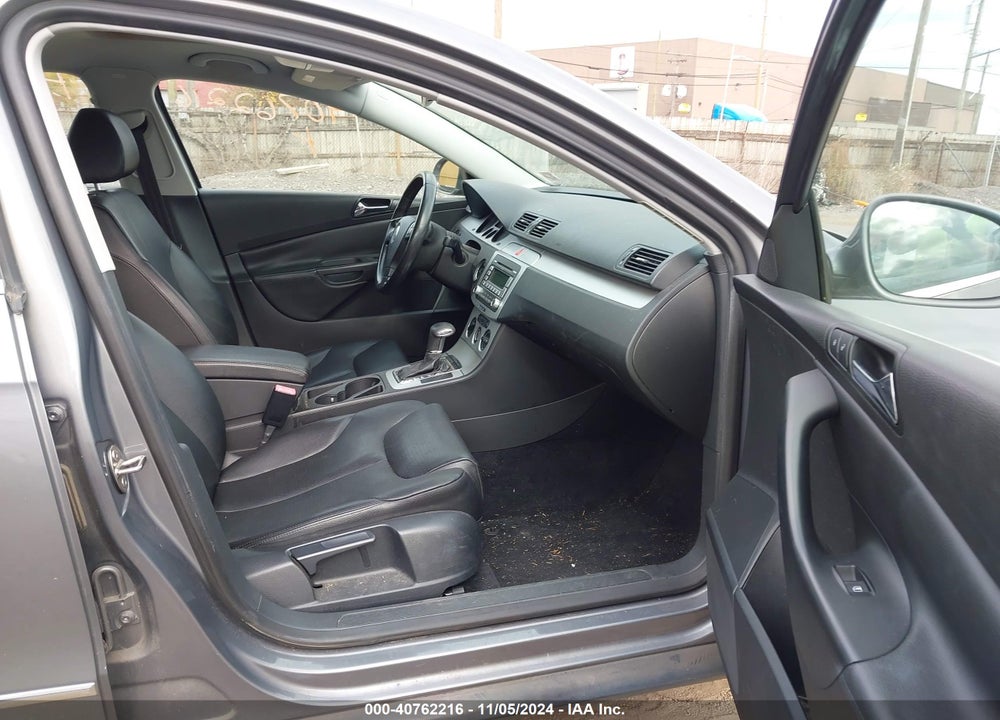 2008 VOLKSWAGEN PASSAT KOMFORT VIN: WVWAK73C98P049987