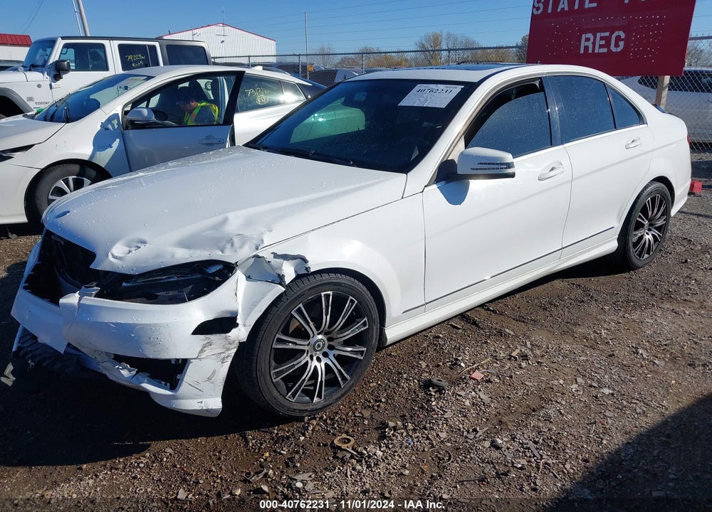 2013 MERCEDES-BENZ C 300 LUXURY 4MATIC/SPORT 4MATIC VIN: WDDGF8ABXDR266824