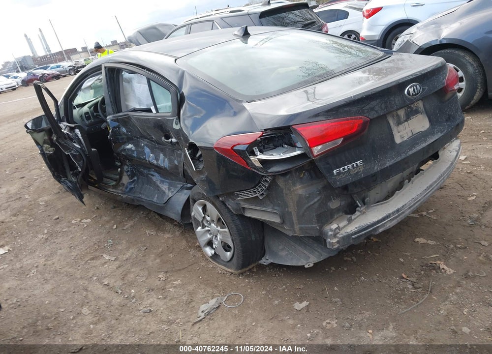 2018 KIA FORTE VIN: 3KPFK4A7XJE245033
