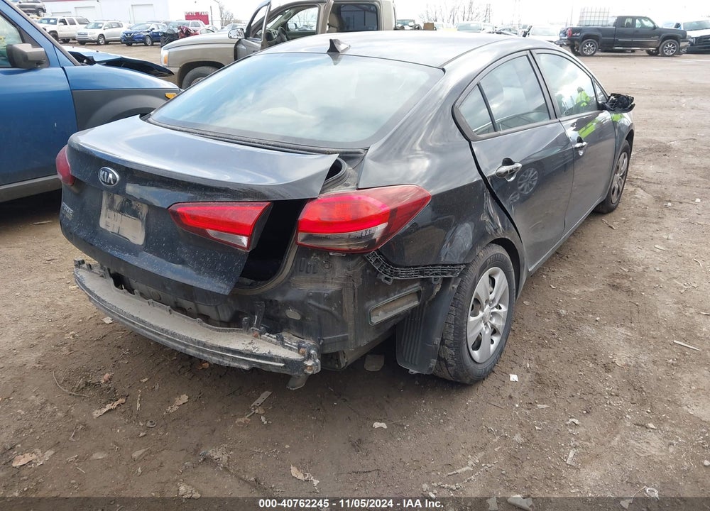 2018 KIA FORTE VIN: 3KPFK4A7XJE245033